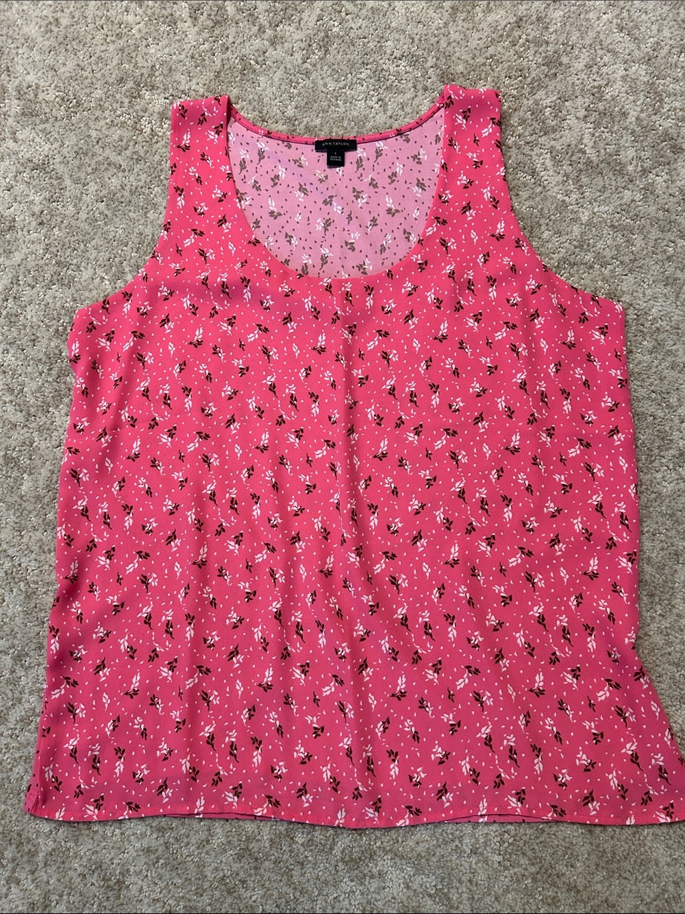 Ann Taylor Bright Pink Floral Scoop Neck Tank